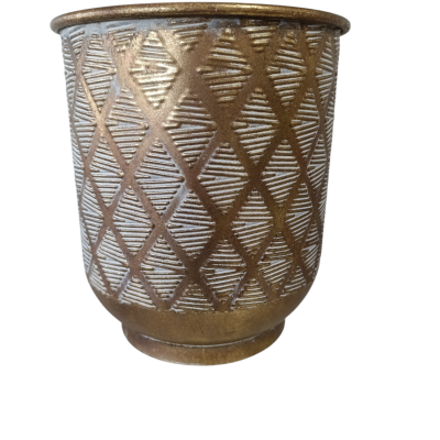Vaso metálico decorativo com padrão geométrico em relevo bronze e prata