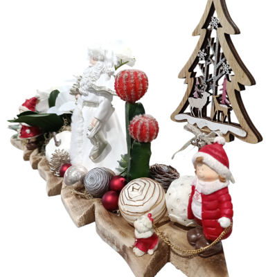 Arranjo decorativo de Natal em madeira com anjo, figuras de Natal e bolas coloridas