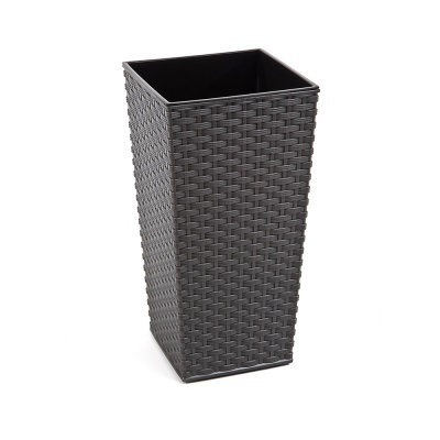 Vaso alto quadrado em rattan sintético preto com padrão trançado