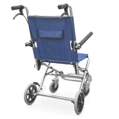 Cadeira de rodas de transporte azul e prateada