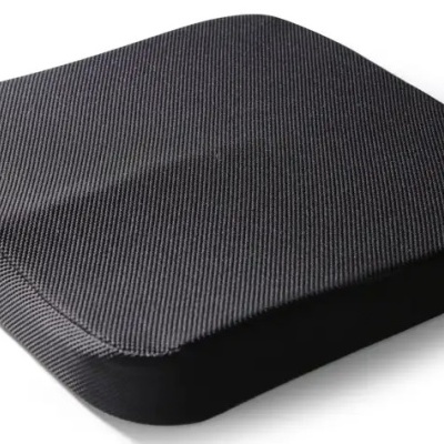Almofada ortopédica preta com textura de malha