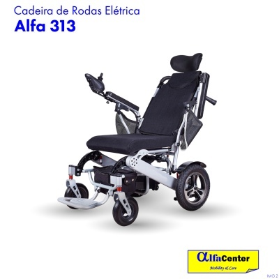 Cadeira de rodas elétrica Alfa 313 preta e cinza em fundo branco