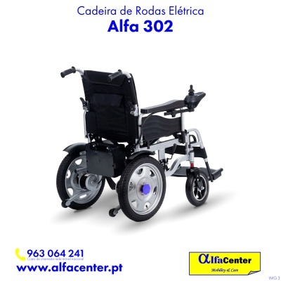 cadeira de rodas elétrica Alfa 302 cinza com preto e joystick