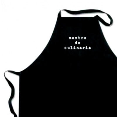 Avental preto com texto branco mestre de culinaria