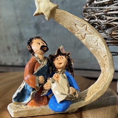 Figura decorativa de presépio com personagens e estrela dourada