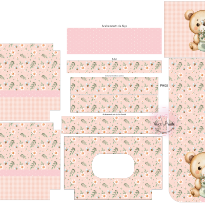 Moldes de tecido com padrão floral rosa e desenho de urso com flores