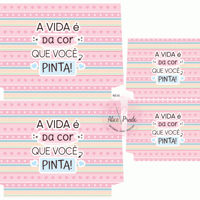 Embalagem de presente rosa com texto inspirador em português e padrão de corações e listras