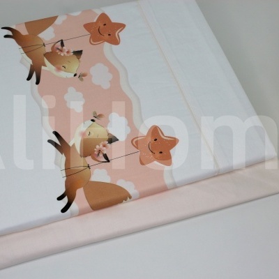 Lençóis infantis de algodão com raposas e estrelas em fundo branco