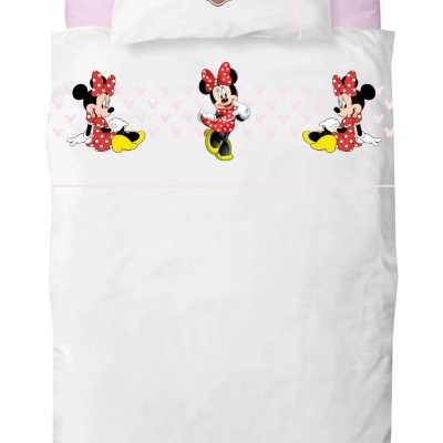 Roupa de cama infantil com padrão da Minnie Mouse em cores branco, vermelho, amarelo e rosa.
