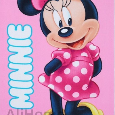 Toalha rosa com estampa da Minnie Mouse em vestido rosa e sapatos amarelos