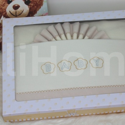 conjunto de tecido para bebé em caixa transparente com bordado BABY