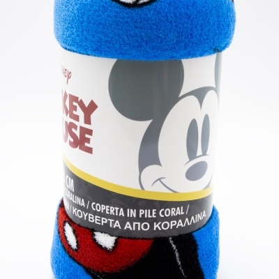 Cobertor Disney Mickey Mouse azul e vermelho enrolado com embalagem