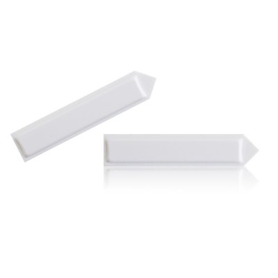 Peças retangulares brancas com extremidade pontiaguda em fundo branco