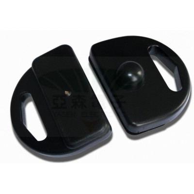 Duas bases pretas em plástico com manípulos e pino esférico para encaixe