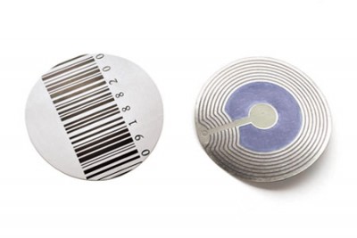 Dois circuitos RFID circulares, um com código de barras e outro com padrão espiral cinza-azul