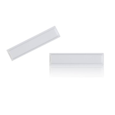 Dois painéis retangulares brancos lisos