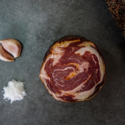 Paia de toucinho de Porco Preto