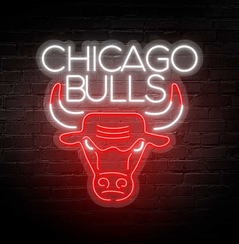 NeonLED | Chicago Bulls Letreiro de néon CHICAGO BULLS com touro vermelho numa parede de tijolos