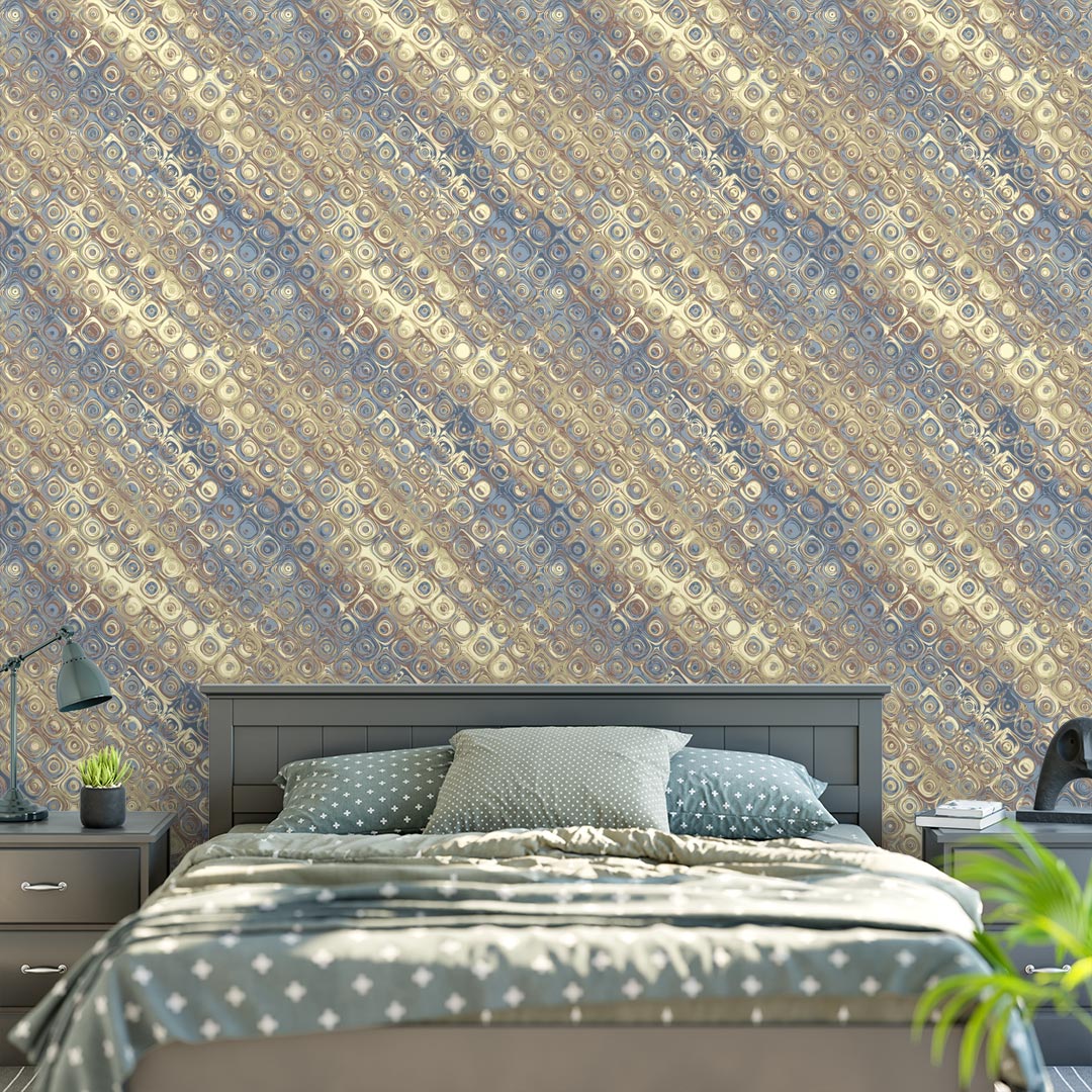 017 Quarto com cama cinza, roupa de cama cinza com padrão branco e parede com papel de parede dourado e azul