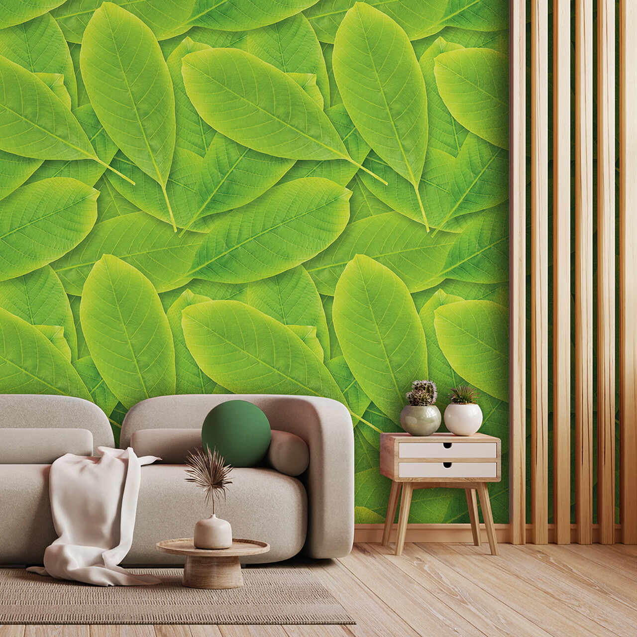 014 Sala moderna com sofá cinzento claro e papel de parede de folhas verdes