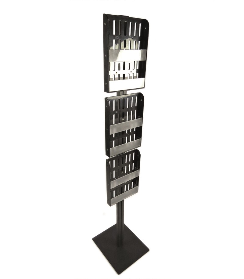 Porta Catálogos BLACK Suporte de chão preto para folhetos com três compartimentos em metal.