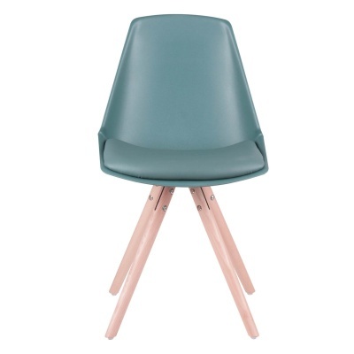Cadeira verde azulado com pernas em madeira clara