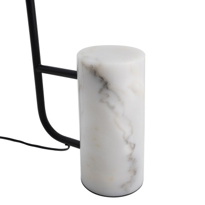 Abajur com base cilíndrica em mármore branco e estrutura metálica preta
