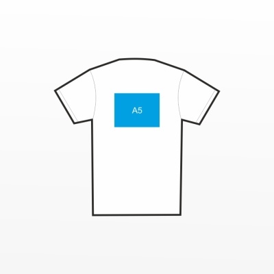 T-shirt branca com área azul A5 nas costas