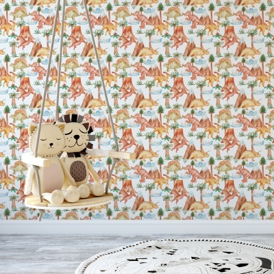 Baloiço infantil com peluches de leão e zebra em quarto decorado com papel de parede de dinossauros.