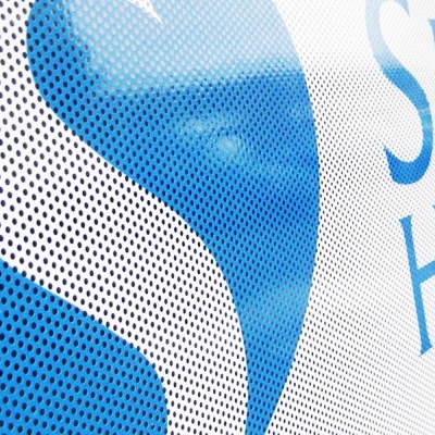 Superfície com texto SPACELAB Healthcare em azul