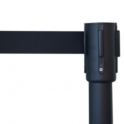 Poste preto com cinto de segurança retrátil na cor preta