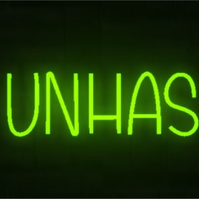 Sinal de néon verde com a palavra UNHAS
