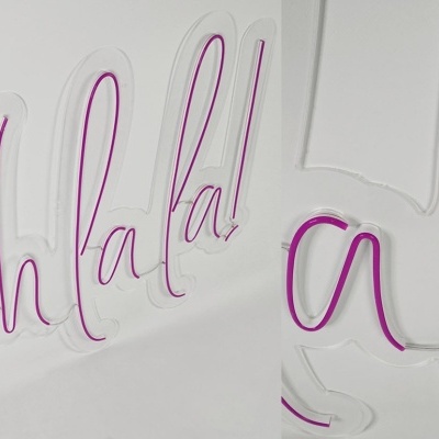 Texto decorativo acrílico transparente com palavras 