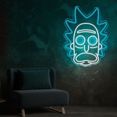 Neon azul do rosto do personagem Rick iluminando parede cinza escura em sala com poltrona azul e mesa lateral
