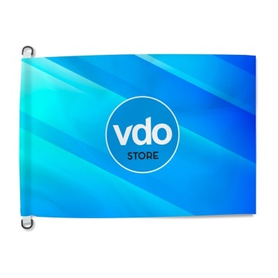 Bandeira azul com padrão geométrico e texto 'vdo STORE' no centro