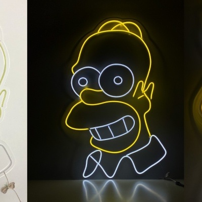 Neon LED com desenho da cara de Homer Simpson em luzes brancas e amarelas