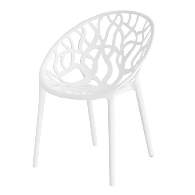 Cadeira de plástico branca com padrão orgânico no assento e encosto