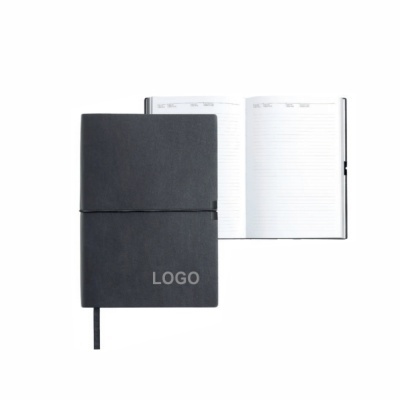 Caderno preto com capa dura, fecho elástico e páginas internas pautadas