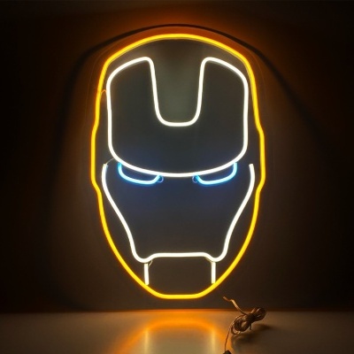 Neon do capacete do Homem de Ferro em cores amarelo, branco e azul