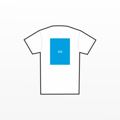 Camisola branca com estampa azul e texto A4