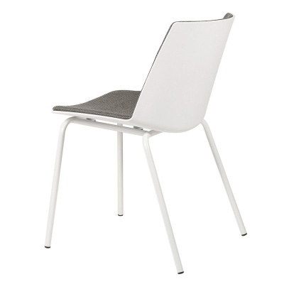 Cadeira branca com assento e encosto cinza