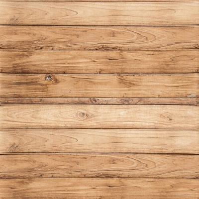 Tábuas de madeira claras e naturais dispostas horizontalmente