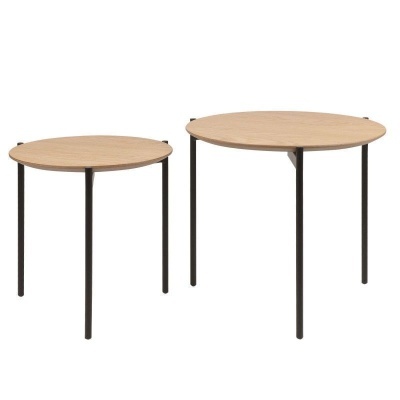 Conjunto de duas mesas redondas com tampo de madeira e pernas pretas