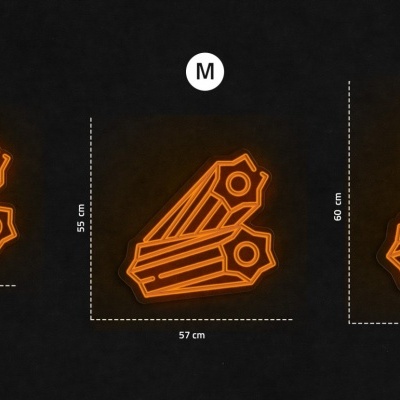 Três logos laranja em diferentes tamanhos sobre fundo escuro