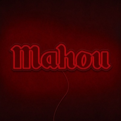 Letreiro luminoso em néon com texto Mahou em vermelho