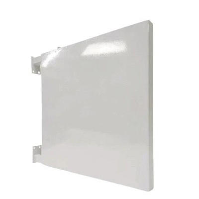 Painel metálico branco com fixações laterais para parede