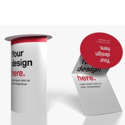 Suportes para displays publicitários com texto 'Your design here.' e cores branco, vermelho e preto