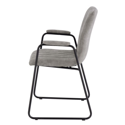 cadeira cinzenta estofada com estrutura metálica preta