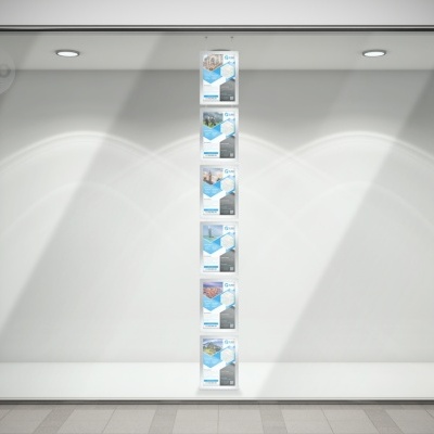 Montra de loja com seis caixas empilhadas, cores branca e azul, fundo branco iluminado