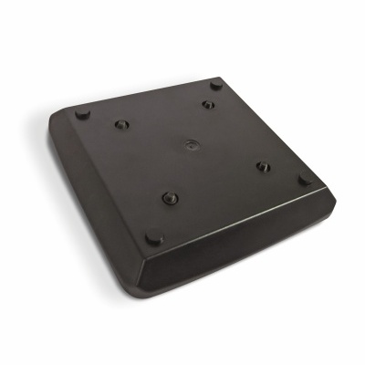 Plataforma de suporte quadrada em plástico preto com pontos de apoio.